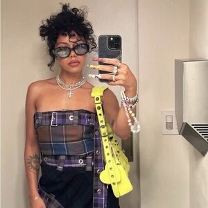 Meet your Posher, Joshnelly